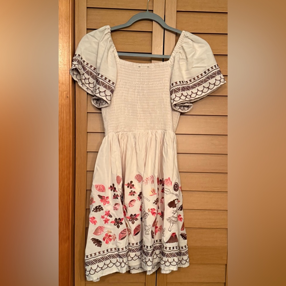 Disney Her Universe Moana Pua Seashell Floral Icons Cinched Smock Dress Small - Picture 2 of 4